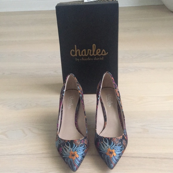 Charles by Charles David Embroidered design Angelica Shoes 8.5 m NEW IN BOX - Picture 3 of 11